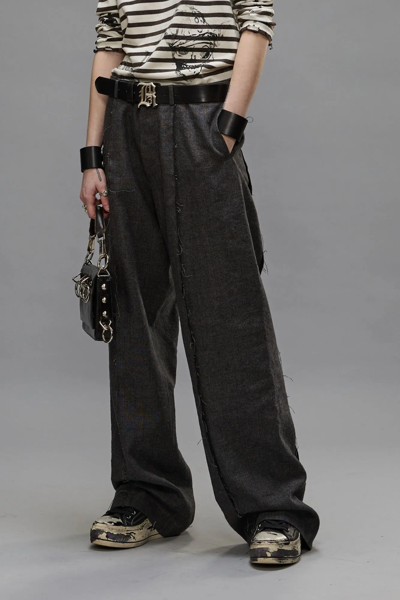 EXPOSED SEAM TROUSER - DARK GREY