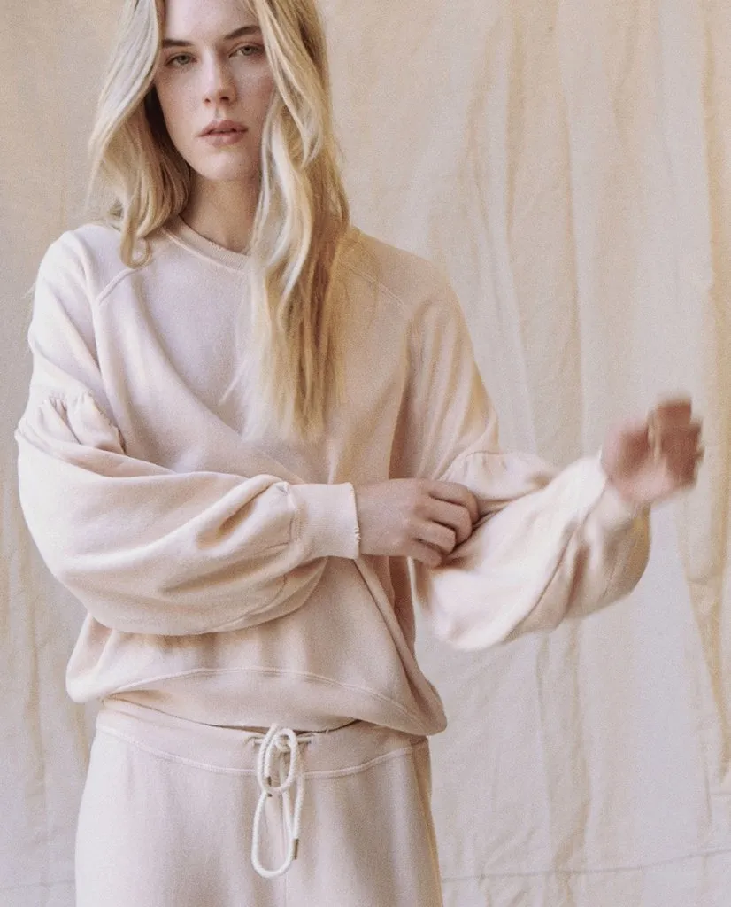 THE GREAT - The Bishop Sleeve Sweatshirt in Powder