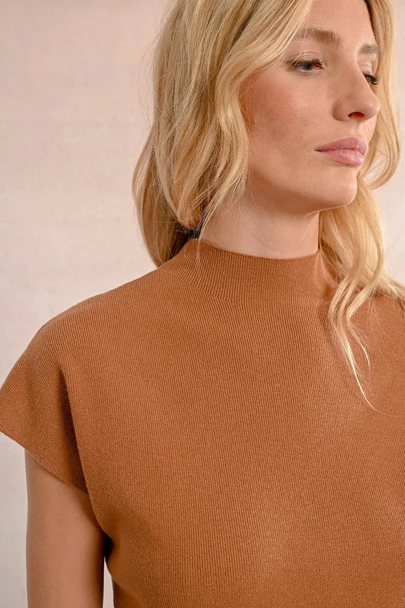 The Julie Sleeveless Sweater - Camel