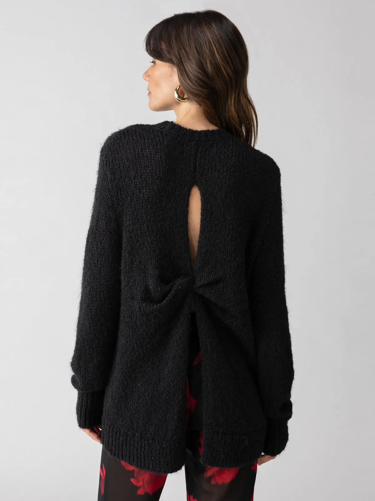 Twist Back Sweater Black